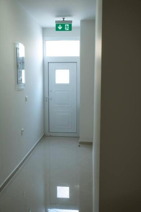Anesis Airport Rooms 102 Koropíon Exteriér fotografie